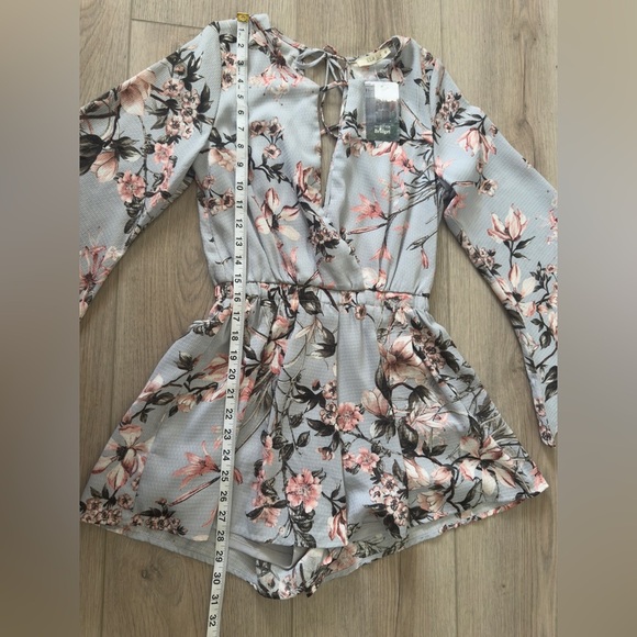 ILLA ILLA Floral Patterned Romper with Pink and Black Accents 🌸 - Picture 2 of 10